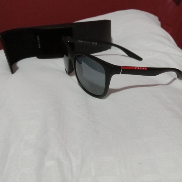 Men's Prada Sunglasses, with cleaning cloth & case. - Picture 2 of 10
